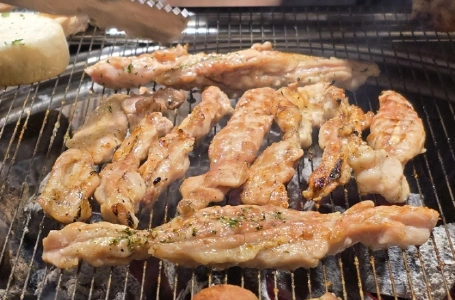 부막 숯불 닭갈비 메뉴 - 목살