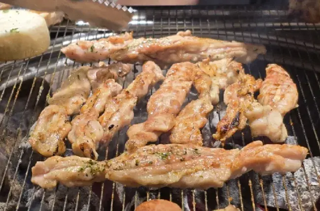 부막 숯불 닭갈비 메뉴 - 목살